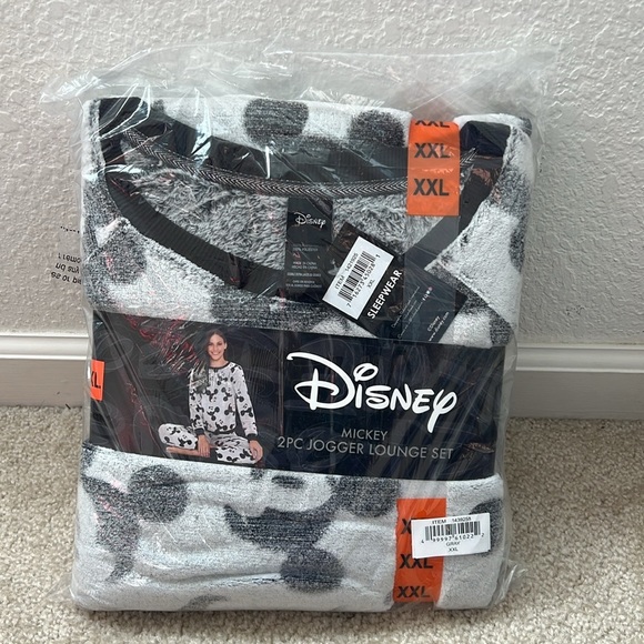 New Disney Womens 2-Piece Fleece Jogger Lounge Set - Picture 6 of 7